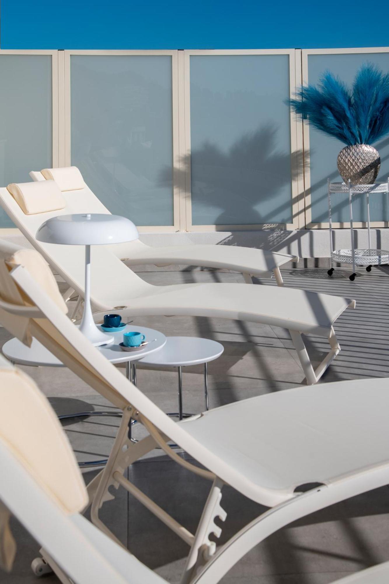 Residence Hoteliere Chambord Au Coeur De Menton - Entierement Renovee Bagian luar foto