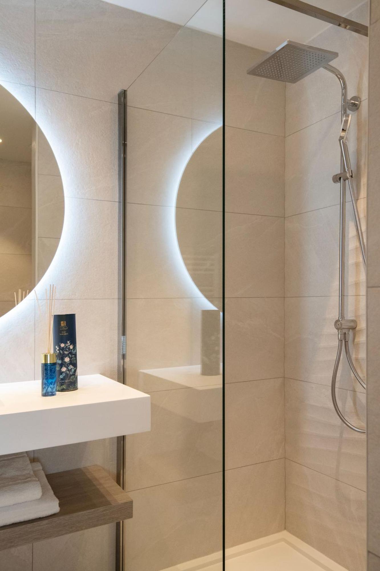 Residence Hoteliere Chambord Au Coeur De Menton - Entierement Renovee Bagian luar foto