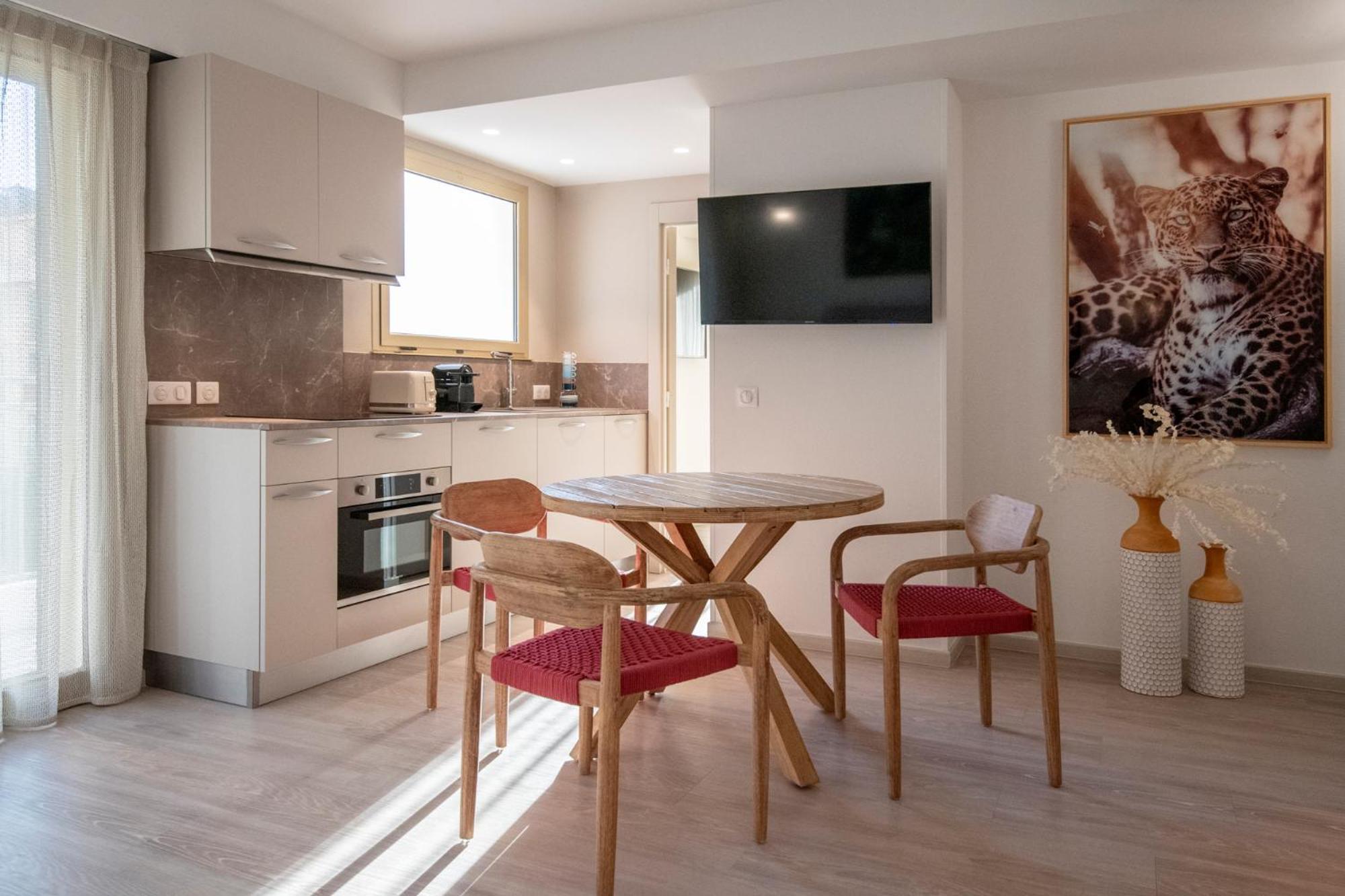Residence Hoteliere Chambord Au Coeur De Menton - Entierement Renovee Bagian luar foto