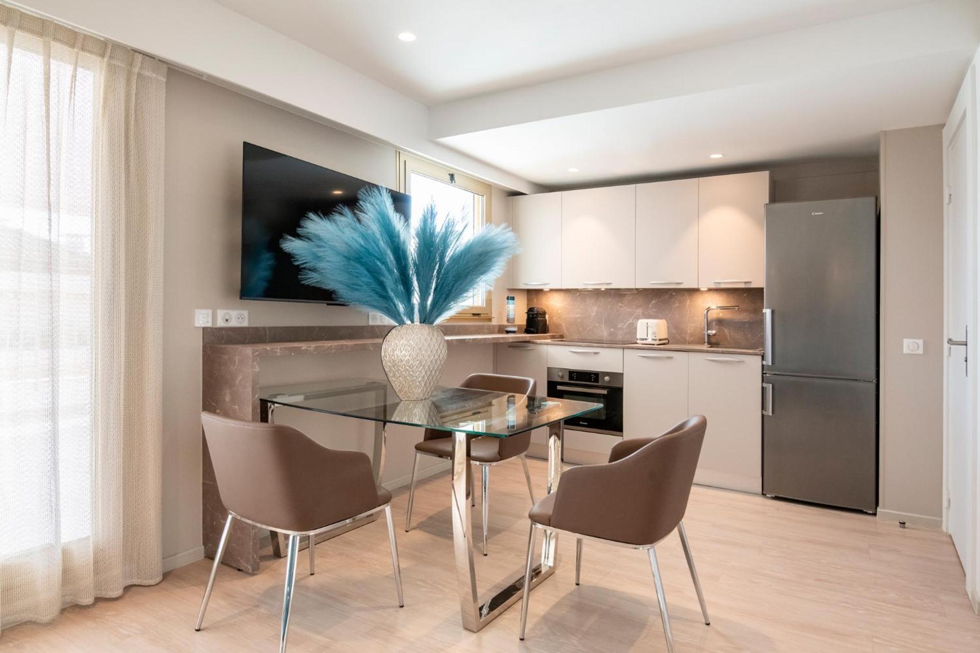Residence Hoteliere Chambord Au Coeur De Menton - Entierement Renovee Bagian luar foto